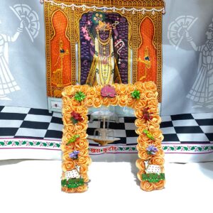 Premium Saffron Rose Floral Arch for Laddu Gopal – Shrinathji Phool Bangla Decoration with Cow & Parrot Motifs